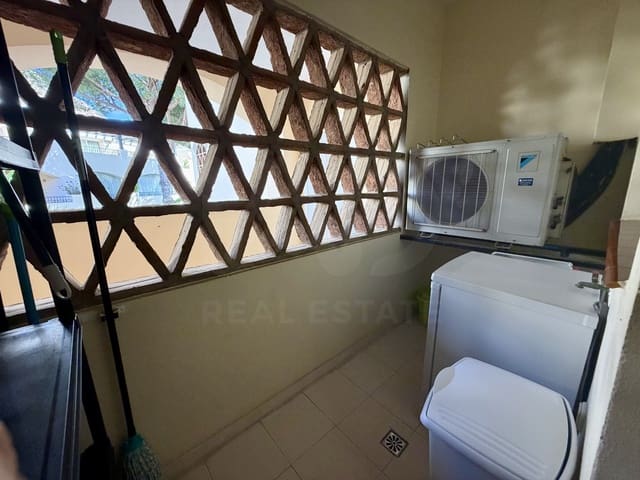 2 soverom Leilighet til leie i Marbella med svømmebasseng garasje - € 2 450 (Ref: 10095545)