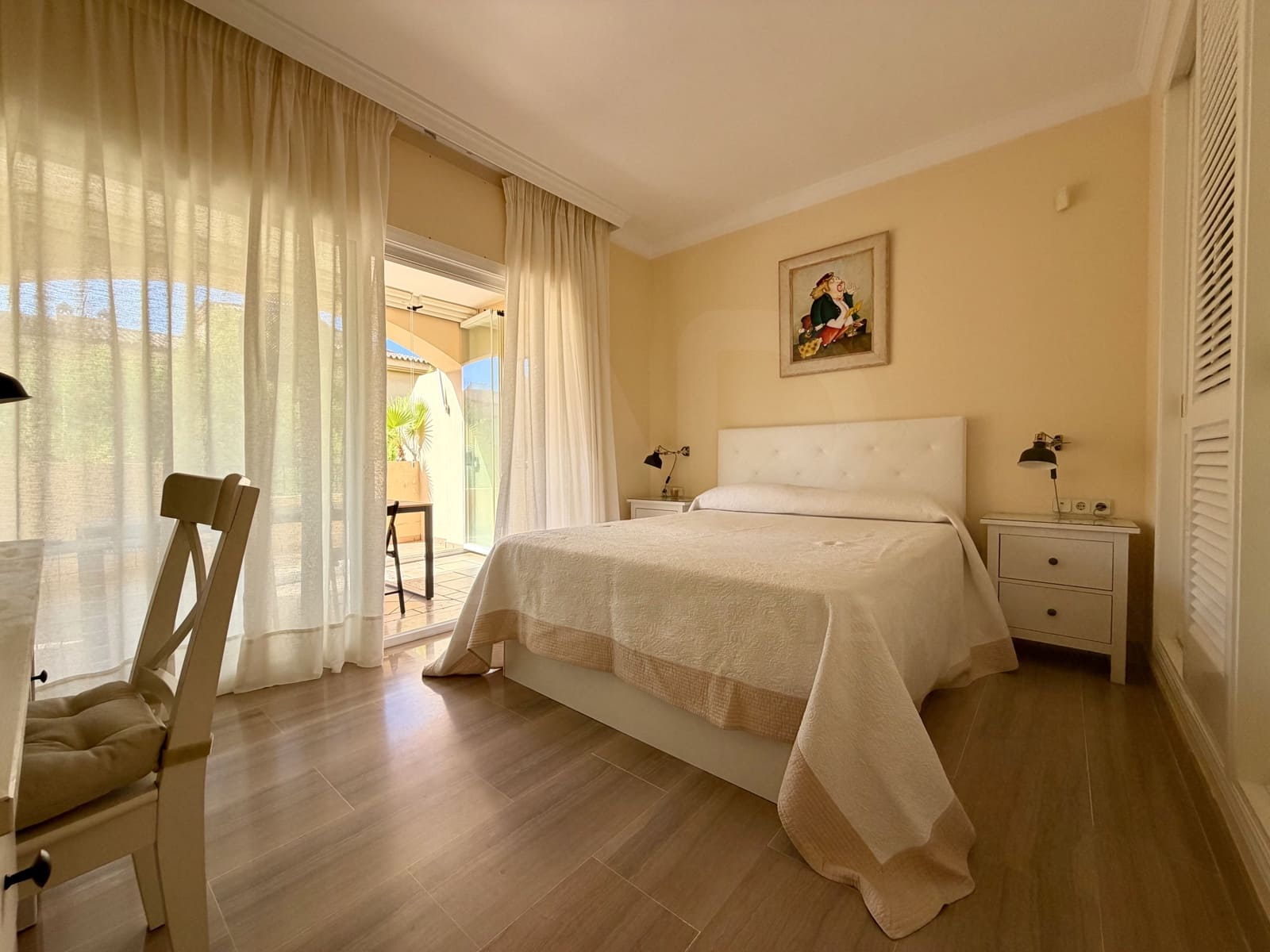 2 soverom Leilighet til leie i Marbella med svømmebasseng garasje - € 2 450 (Ref: 10095545)