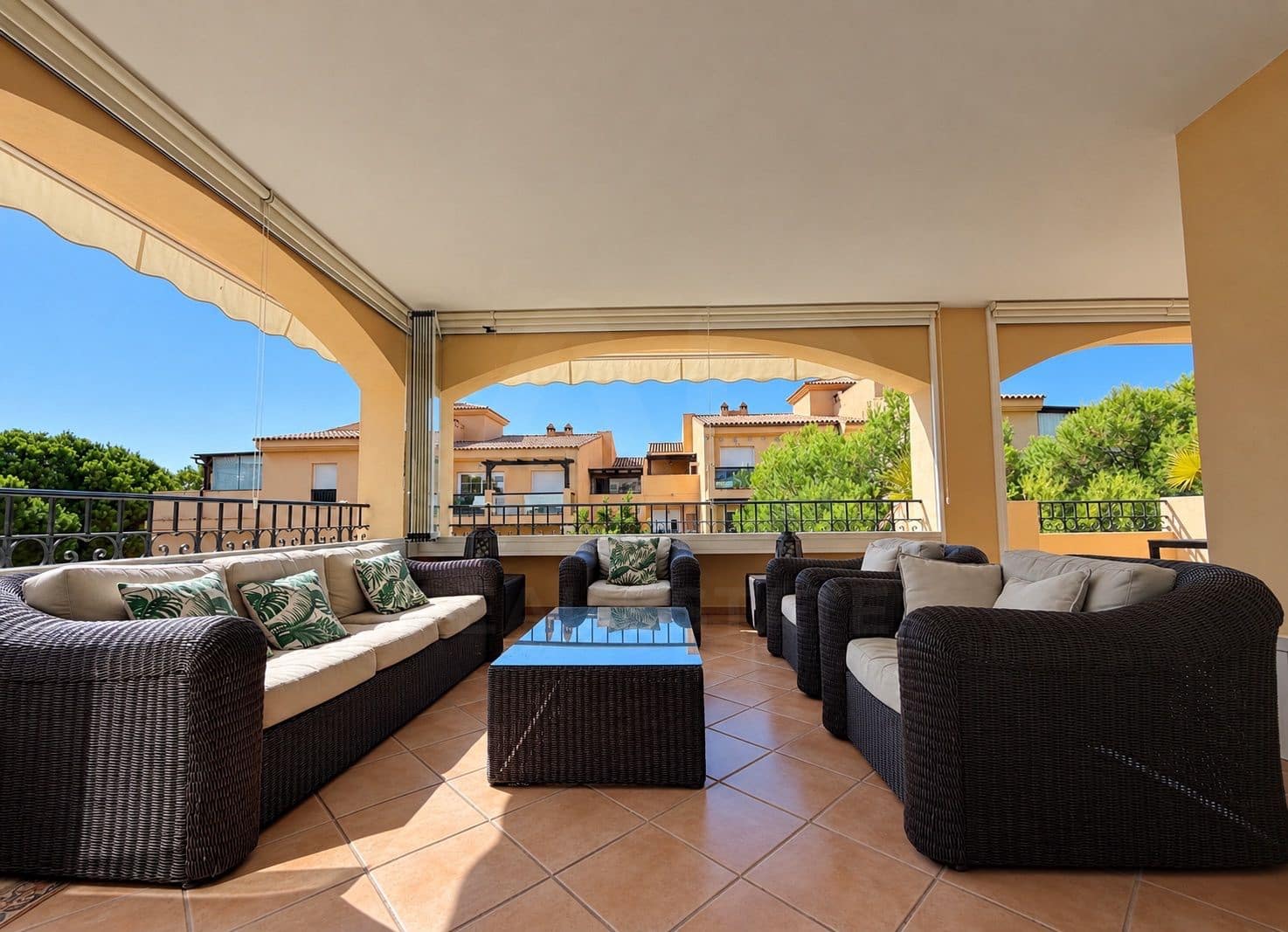 2 bedroom Apartment for rent in Marbella with pool garage - € 2,450 (Ref: 10095545)