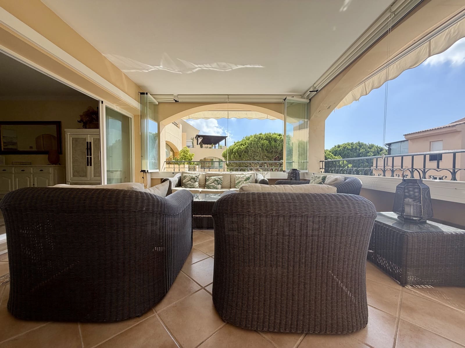 2 bedroom Apartment for rent in Marbella with pool garage - € 2,450 (Ref: 10095545)