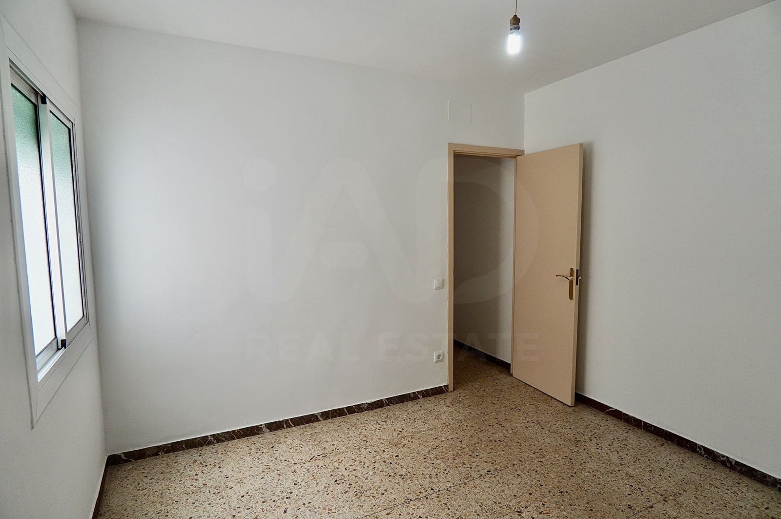 3 sovrum Takvåning till salu i Badalona - 285 000 € (Ref: 10097454)