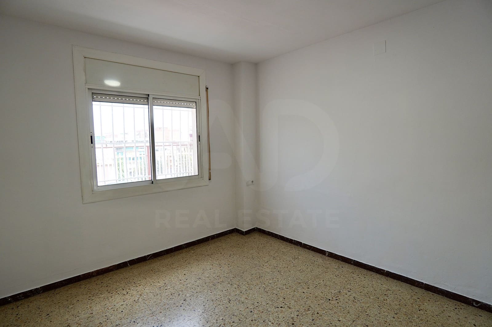 3 sovrum Takvåning till salu i Badalona - 285 000 € (Ref: 10097454)