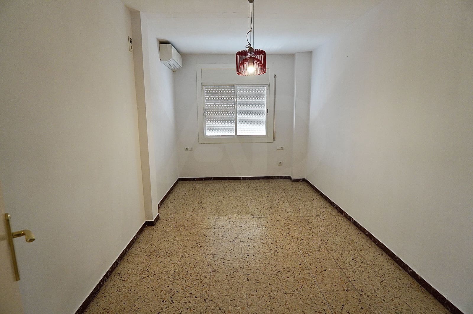 3 sovrum Takvåning till salu i Badalona - 285 000 € (Ref: 10097454)
