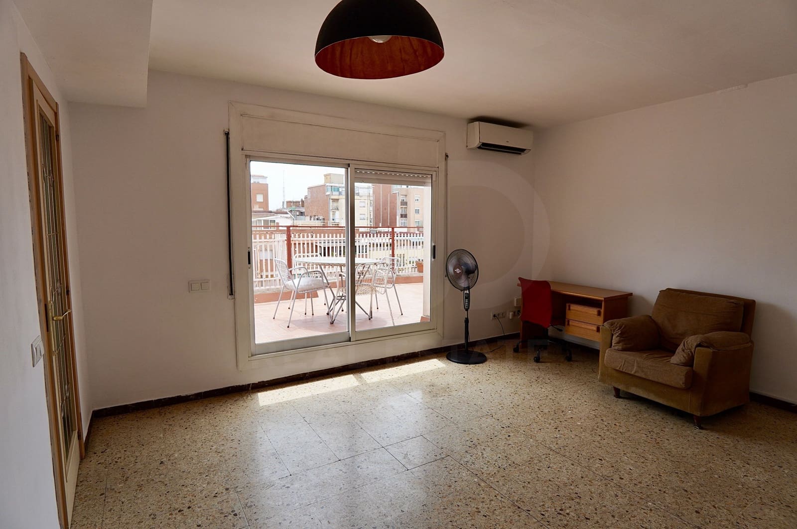 3 sovrum Takvåning till salu i Badalona - 285 000 € (Ref: 10097454)