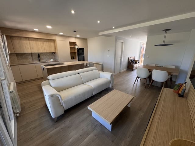 3 slaapkamer Huis te koop in Valdefresno met zwembad garage - € 279.000 (Ref: 10097457)