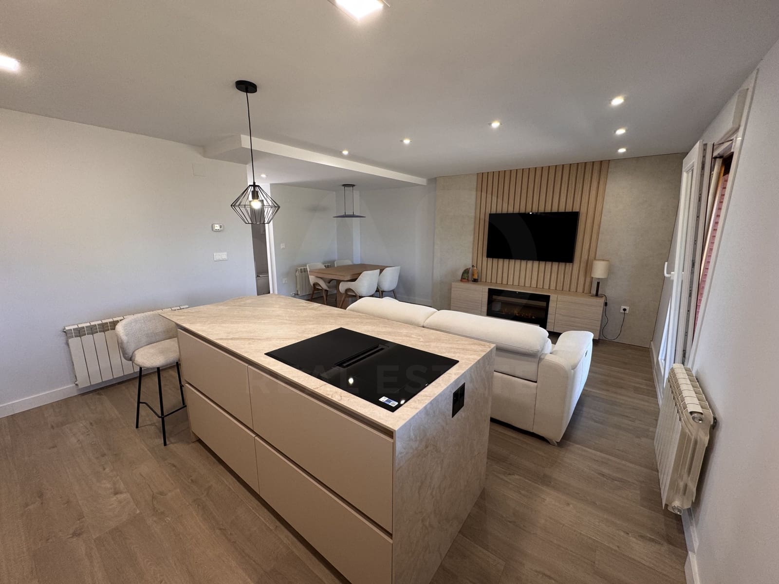 3 slaapkamer Huis te koop in Valdefresno met zwembad garage - € 279.000 (Ref: 10097457)