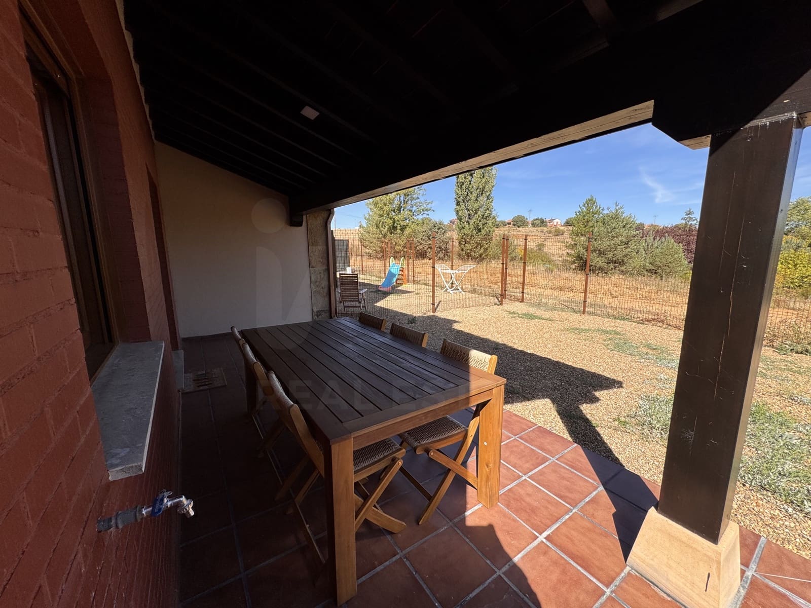 3 slaapkamer Huis te koop in Valdefresno met zwembad garage - € 279.000 (Ref: 10097457)