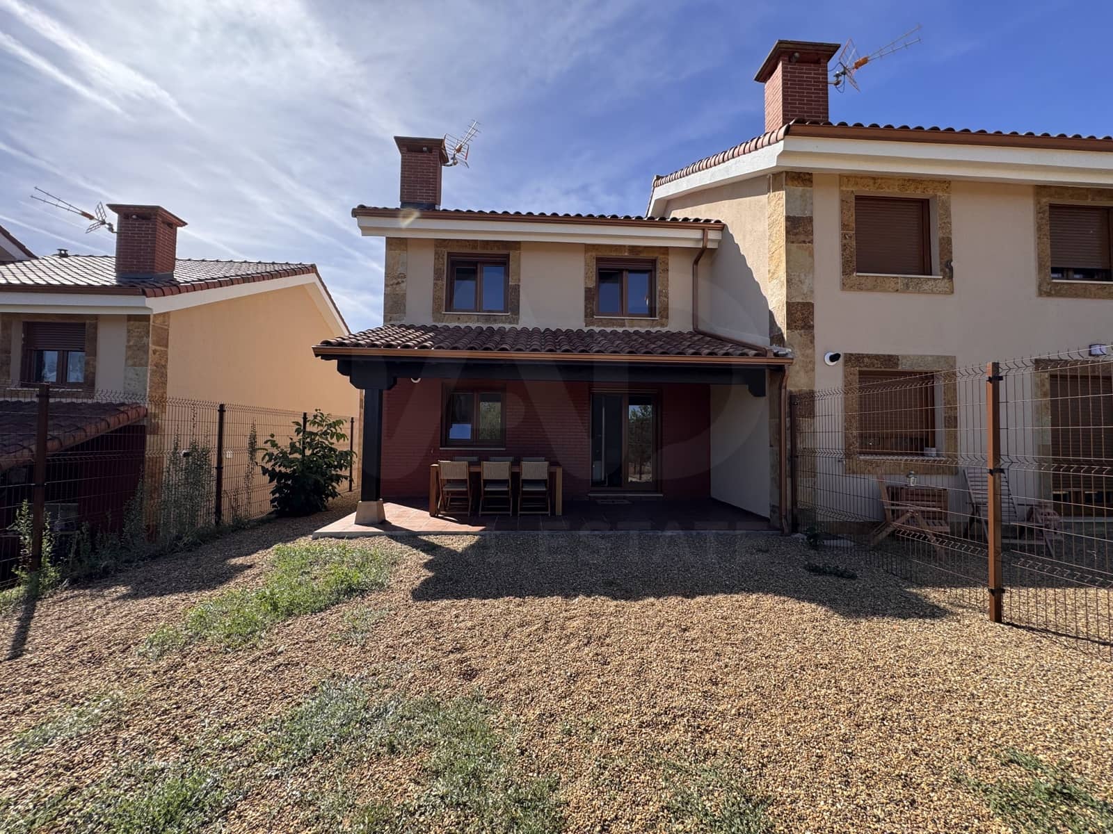 3 slaapkamer Huis te koop in Valdefresno met zwembad garage - € 279.000 (Ref: 10097457)