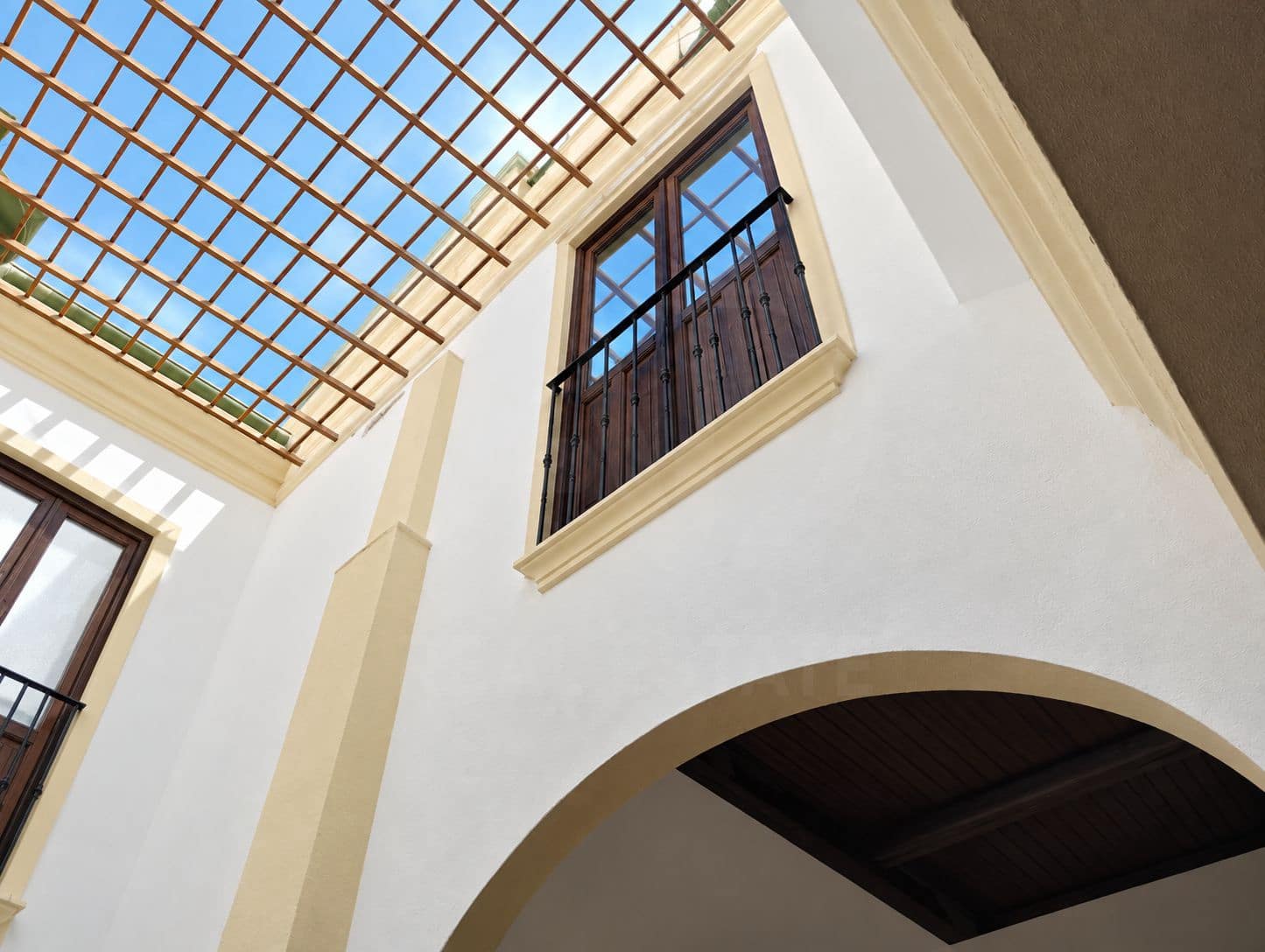 6 bedroom Townhouse for sale in Ecija with garage - € 120,000 (Ref: 10098985)
