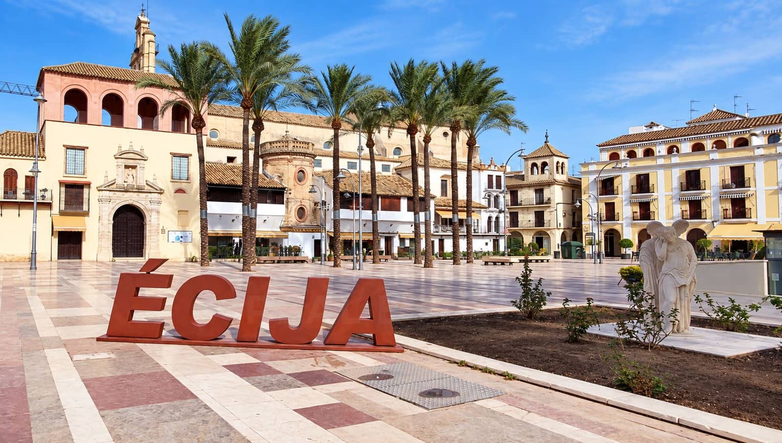 6 bedroom Townhouse for sale in Ecija with garage - € 120,000 (Ref: 10098985)