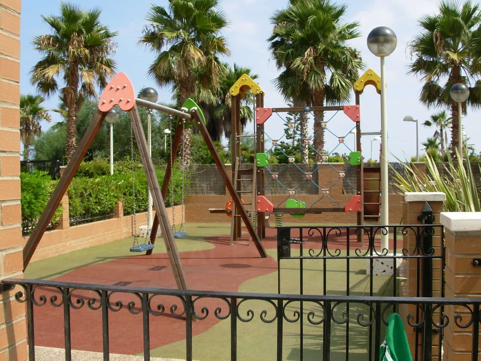 Apartamento de 2 habitaciones en Oropesa  en venta con piscina garaje - 179.000 € (Ref: 10098986)