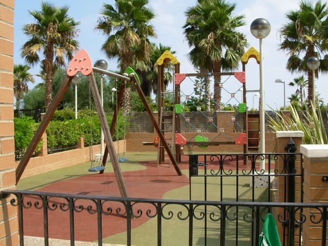 Apartamento de 2 habitaciones en Oropesa  en venta con piscina garaje - 179.000 € (Ref: 10098986)