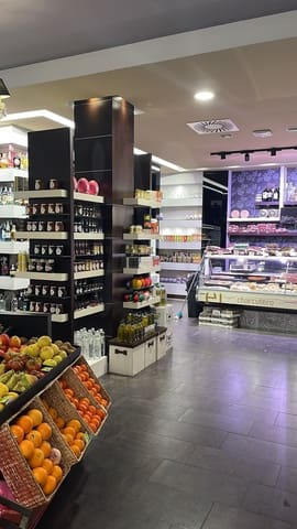 Local Comercial en Vitoria-Gasteiz en venta - 450.000 € (Ref: 10098998)