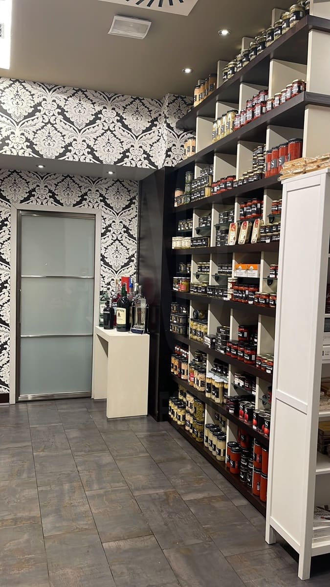 Local Comercial en Vitoria-Gasteiz en venta - 450.000 € (Ref: 10098998)