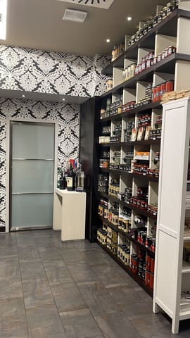 Local Comercial en Vitoria-Gasteiz en venta - 450.000 € (Ref: 10098998)