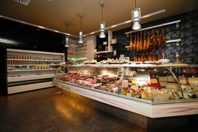 Local Comercial en Vitoria-Gasteiz en venta - 450.000 € (Ref: 10098998)