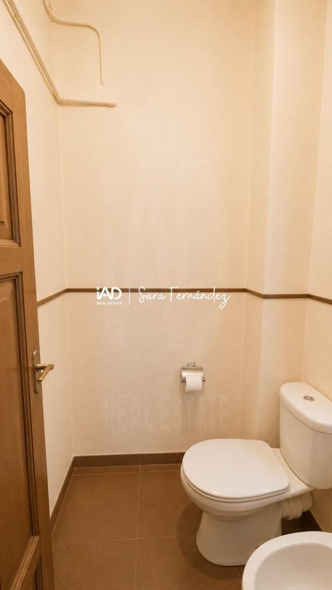 Commercial for sale in Leon city - € 85,000 (Ref: 10099001)