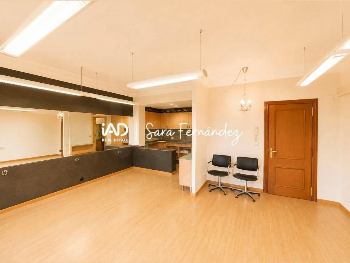 Commercial for sale in Leon city - € 85,000 (Ref: 10099001)