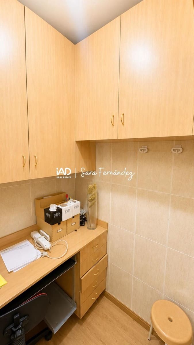 Commercial for sale in Leon city - € 85,000 (Ref: 10099001)