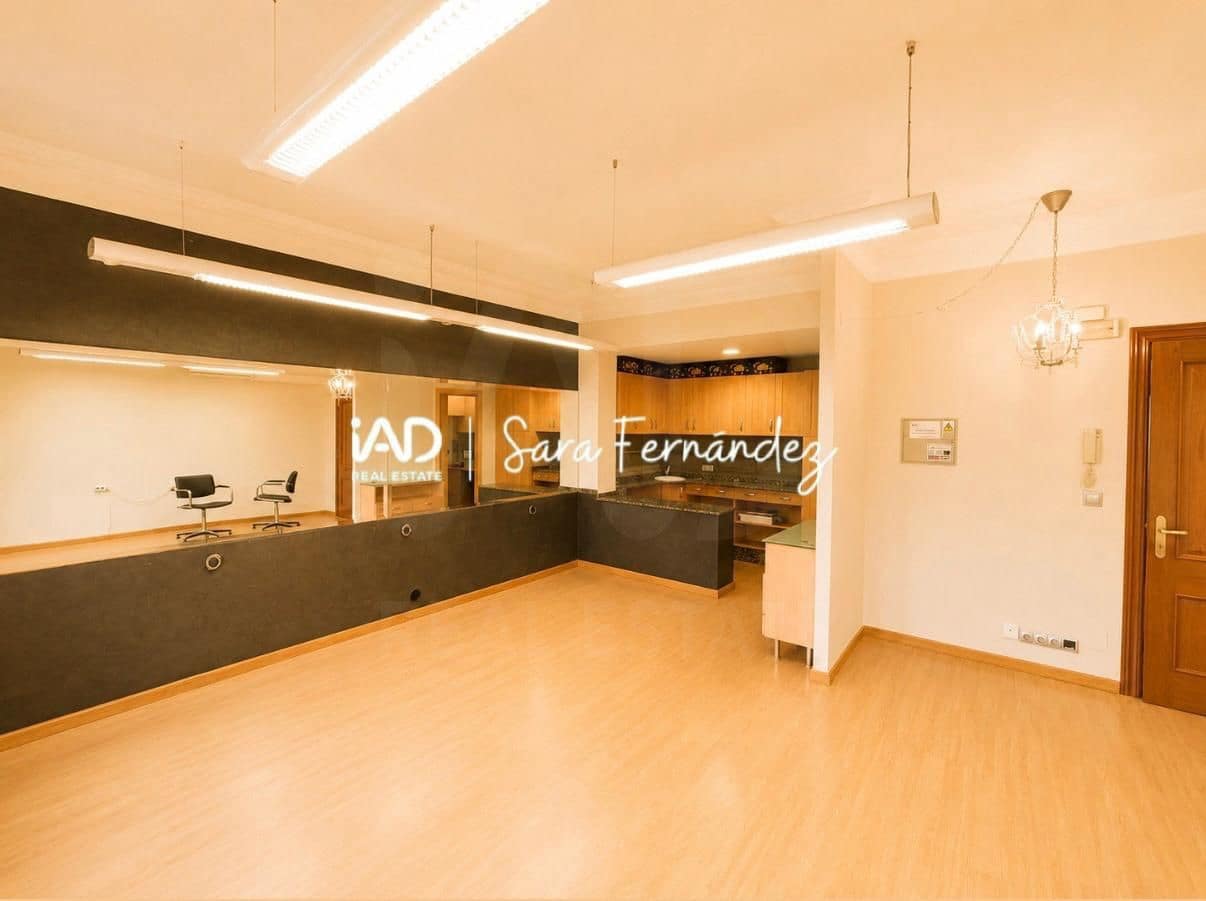 Commercial for sale in Leon city - € 85,000 (Ref: 10099001)
