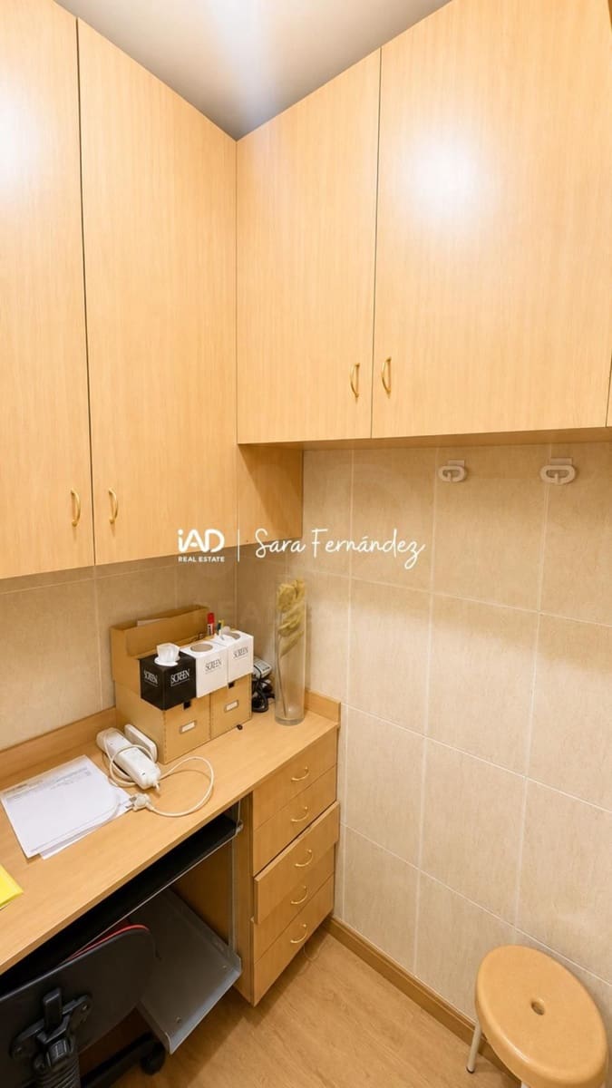 Commercial for sale in Leon city - € 85,000 (Ref: 10099001)