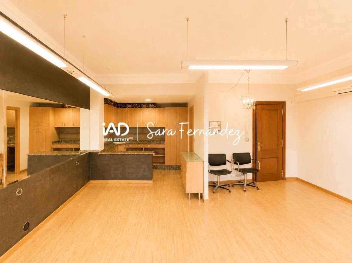 Commercial for sale in Leon city - € 85,000 (Ref: 10099001)