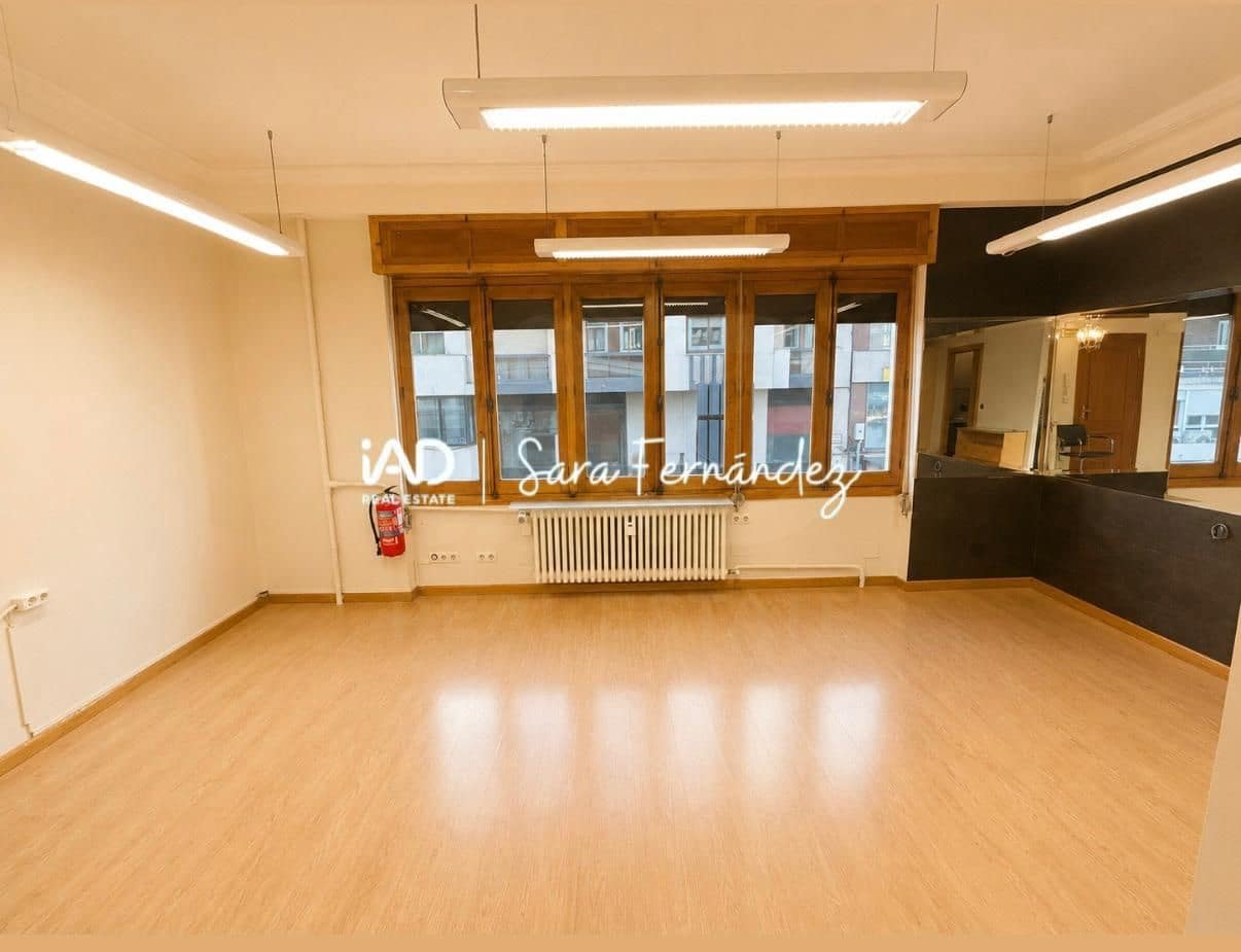 Commercial for sale in Leon city - € 85,000 (Ref: 10099001)