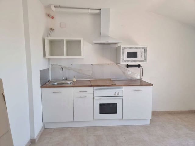1 bedroom Commercial for sale in Vilafranca del Penedès with garage - € 58,000 (Ref: 10099002)