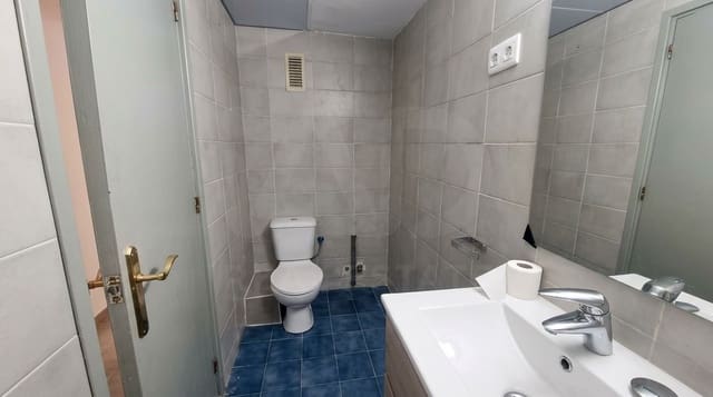 1 bedroom Commercial for sale in Vilafranca del Penedès with garage - € 58,000 (Ref: 10099002)