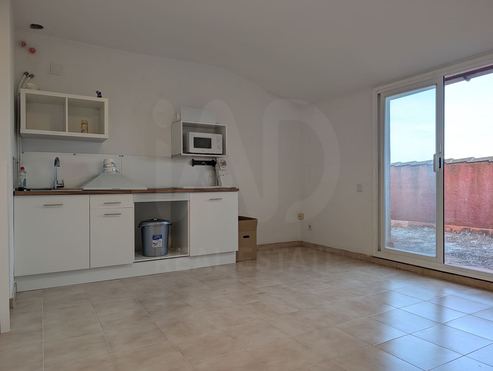 1 bedroom Commercial for sale in Vilafranca del Penedes with garage - € 58,000 (Ref: 10099002)