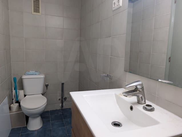 1 bedroom Commercial for sale in Vilafranca del Penedès with garage - € 58,000 (Ref: 10099002)