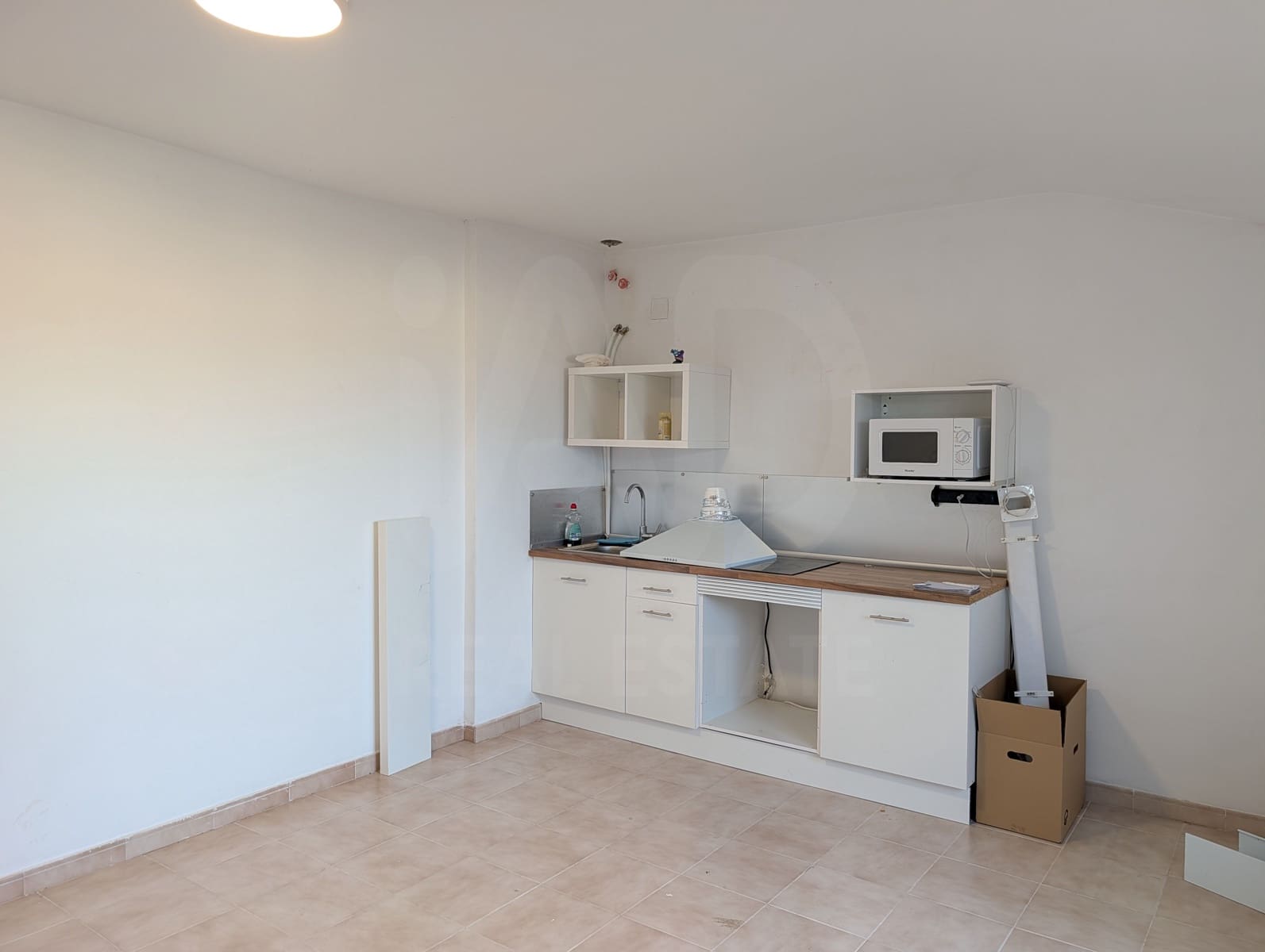 1 bedroom Commercial for sale in Vilafranca del Penedes with garage - € 58,000 (Ref: 10099002)