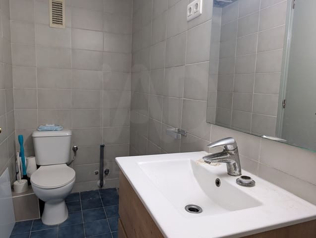 1 bedroom Commercial for sale in Vilafranca del Penedès with garage - € 58,000 (Ref: 10099002)