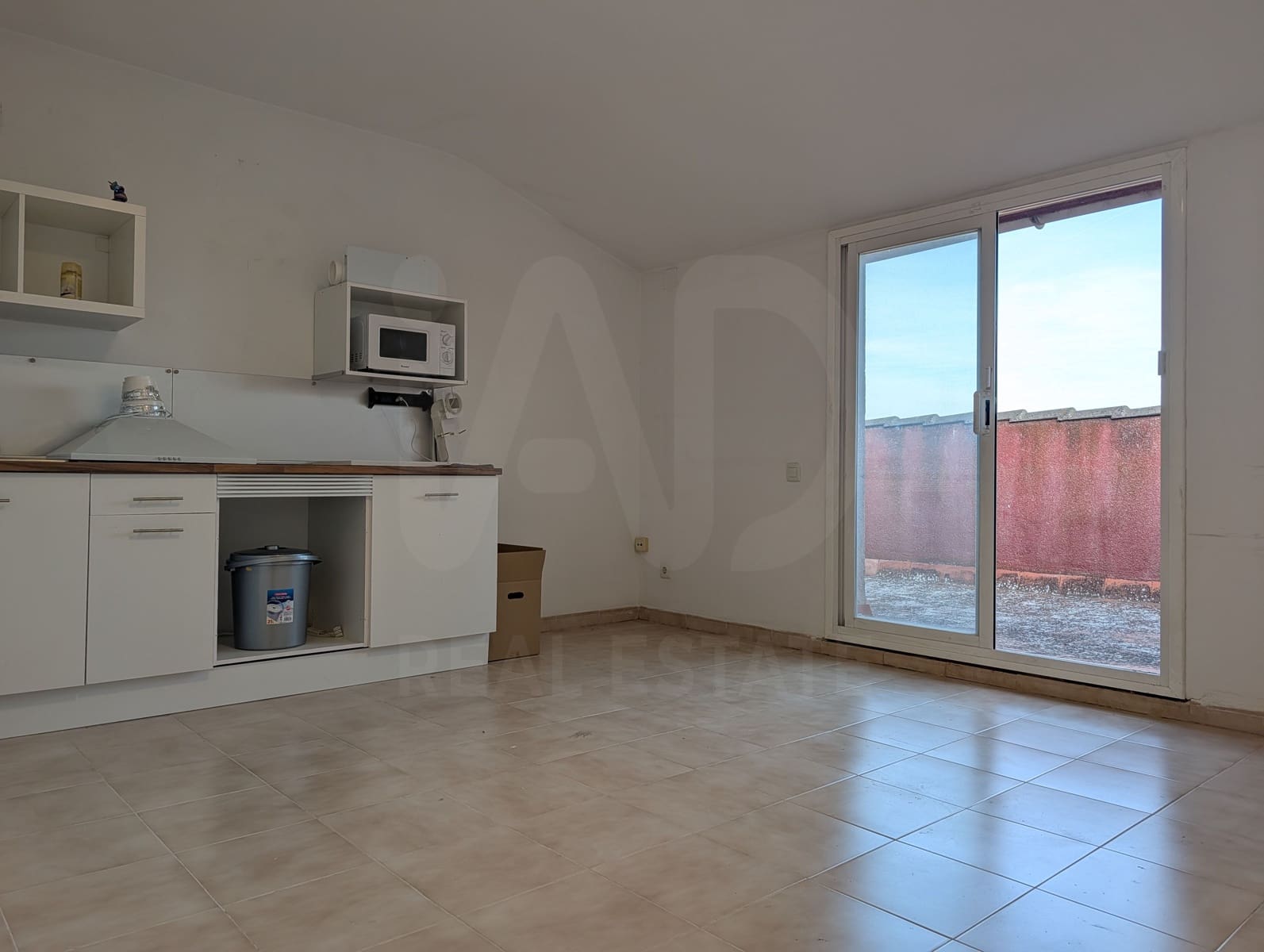 1 bedroom Commercial for sale in Vilafranca del Penedes with garage - € 58,000 (Ref: 10099002)