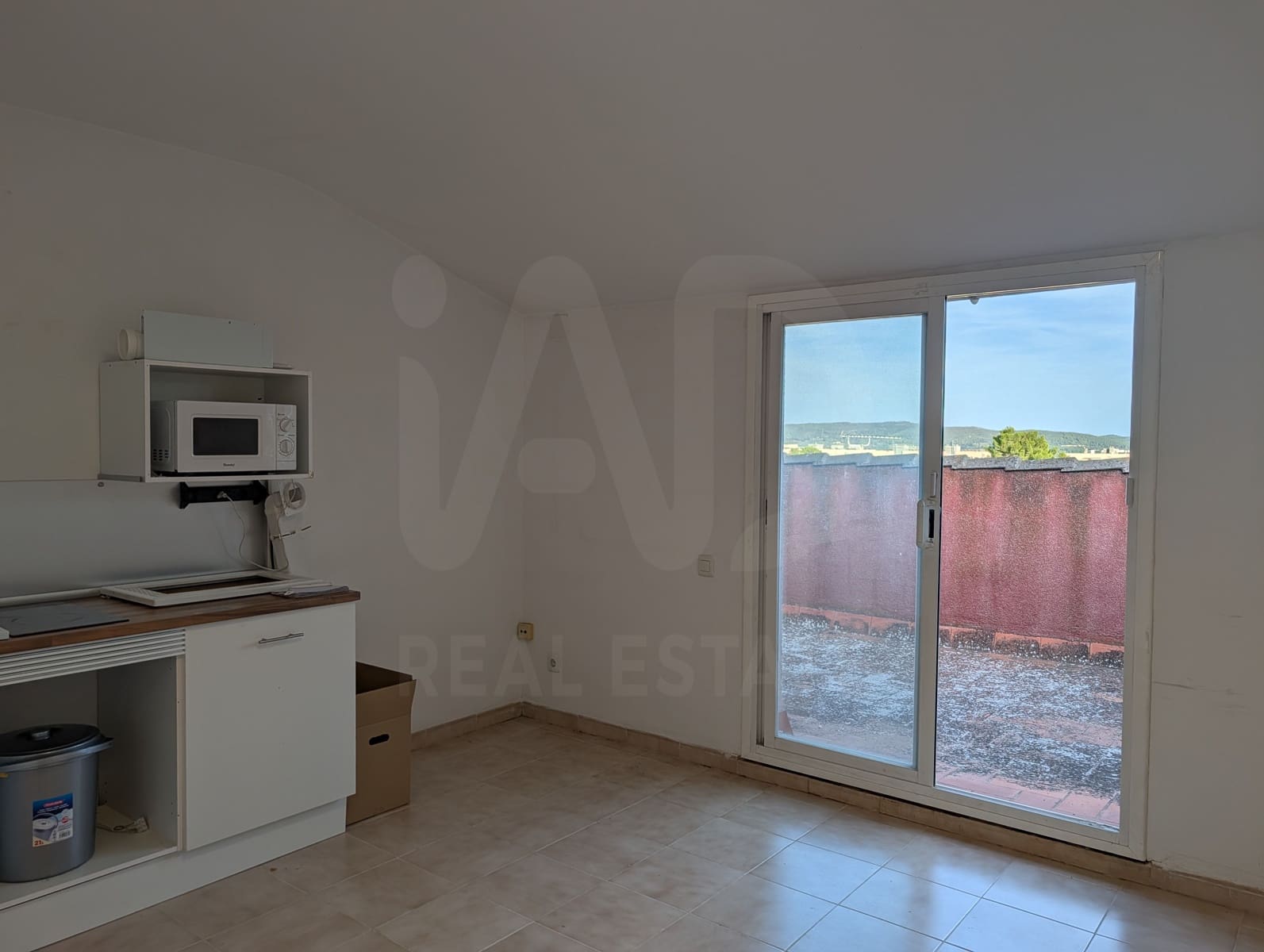 1 bedroom Commercial for sale in Vilafranca del Penedes with garage - € 58,000 (Ref: 10099002)