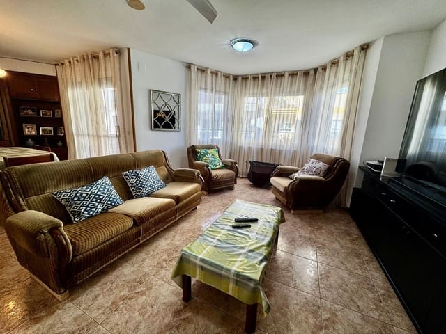 4 bedroom Townhouse for sale in Vinaròs with garage - € 279,000 (Ref: 10099577)