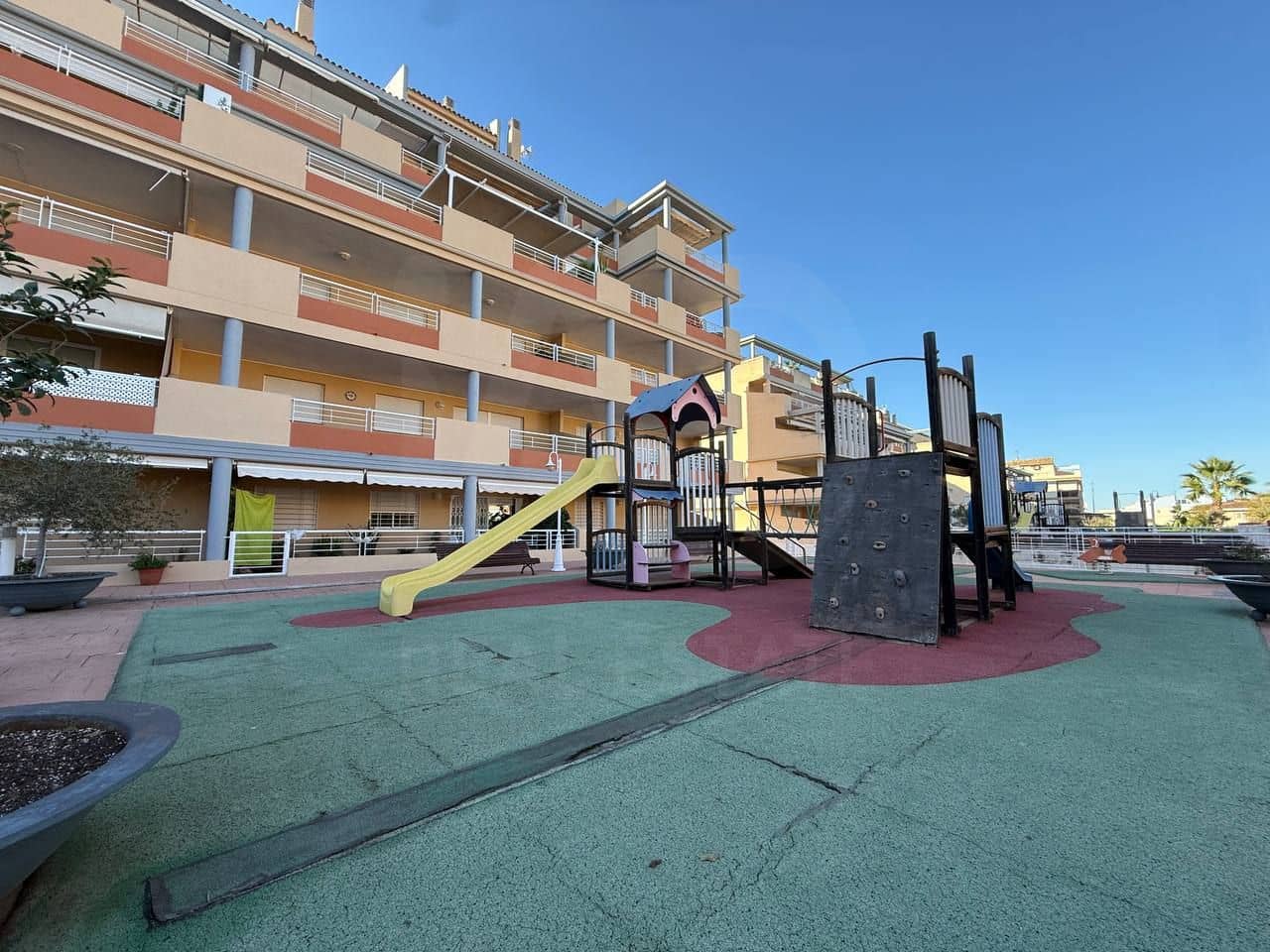 4 bedroom Townhouse for sale in Chilches with pool garage - € 425,000 (Ref: 10099580)