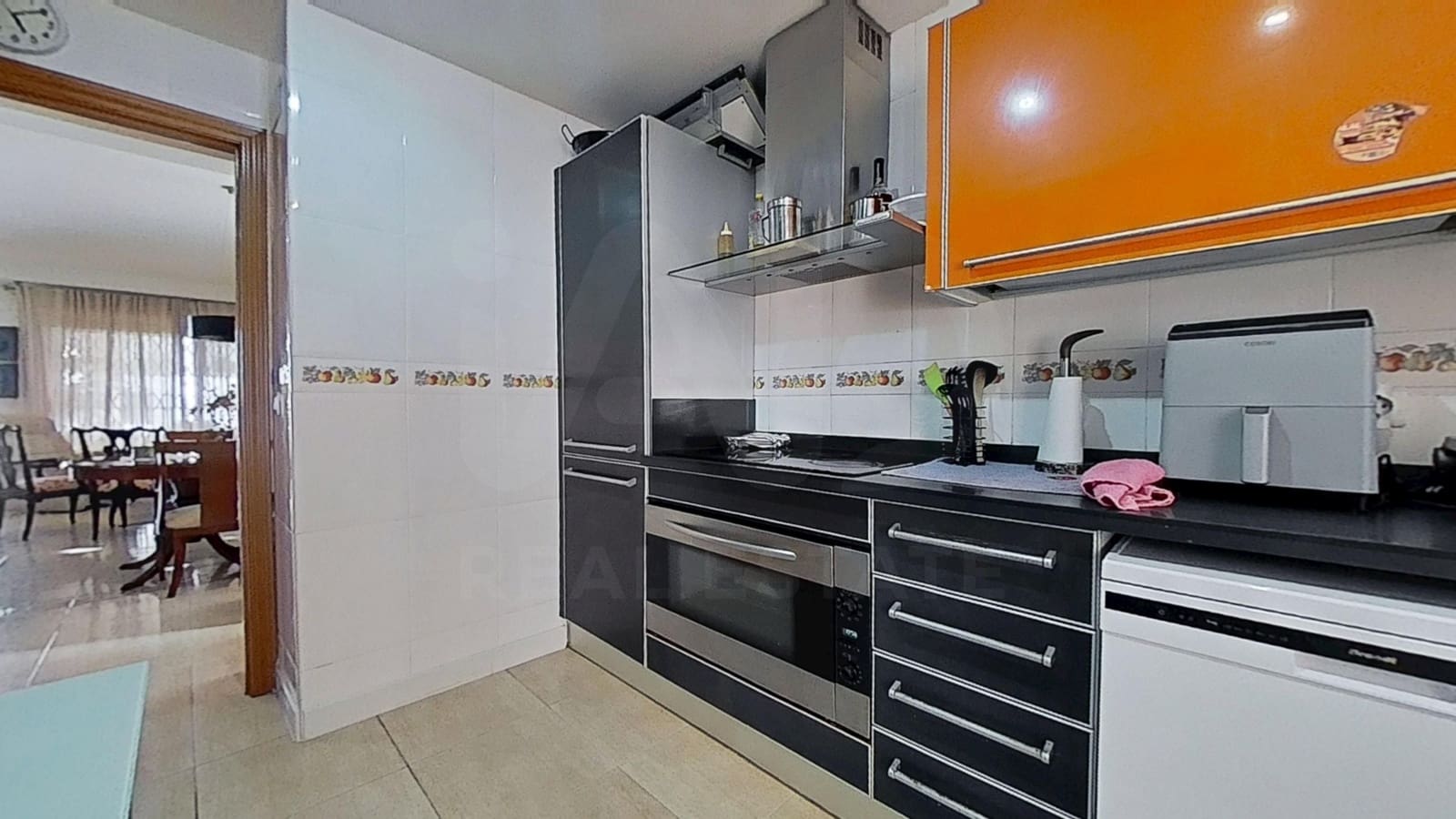 4 bedroom Townhouse for sale in Chilches with pool garage - € 425,000 (Ref: 10099580)