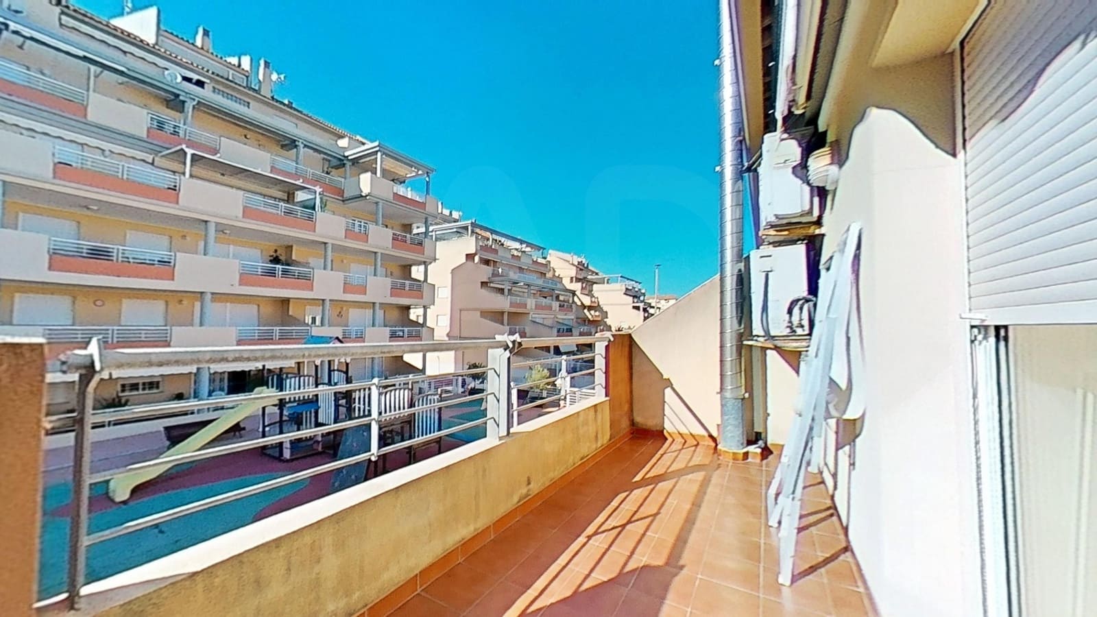 4 bedroom Townhouse for sale in Chilches with pool garage - € 425,000 (Ref: 10099580)