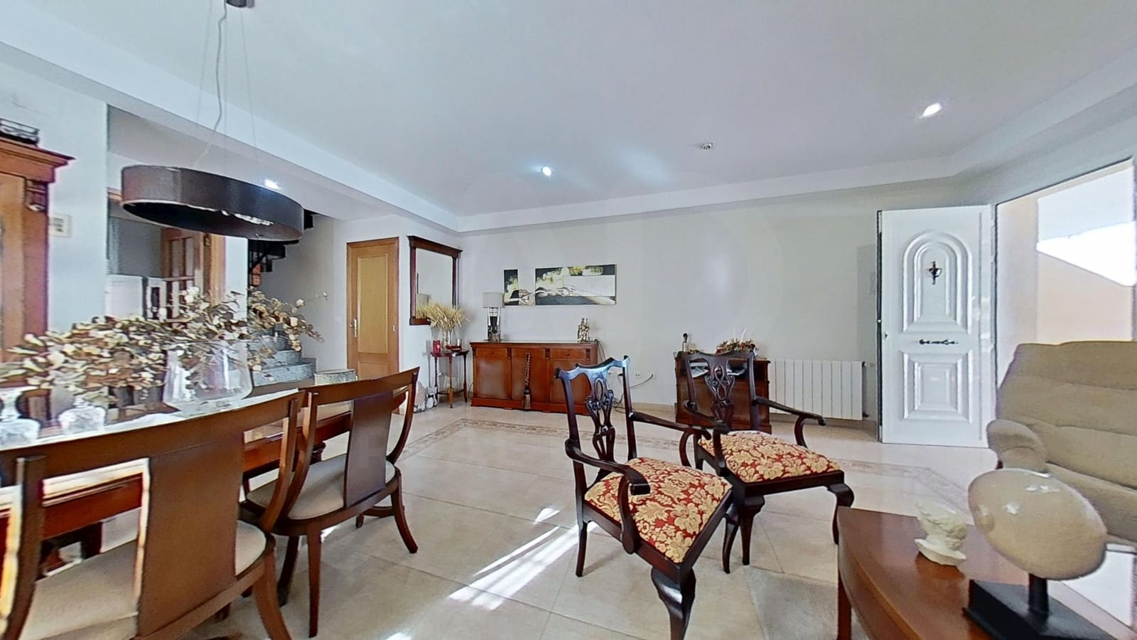 4 bedroom Townhouse for sale in Chilches with pool garage - € 425,000 (Ref: 10099580)