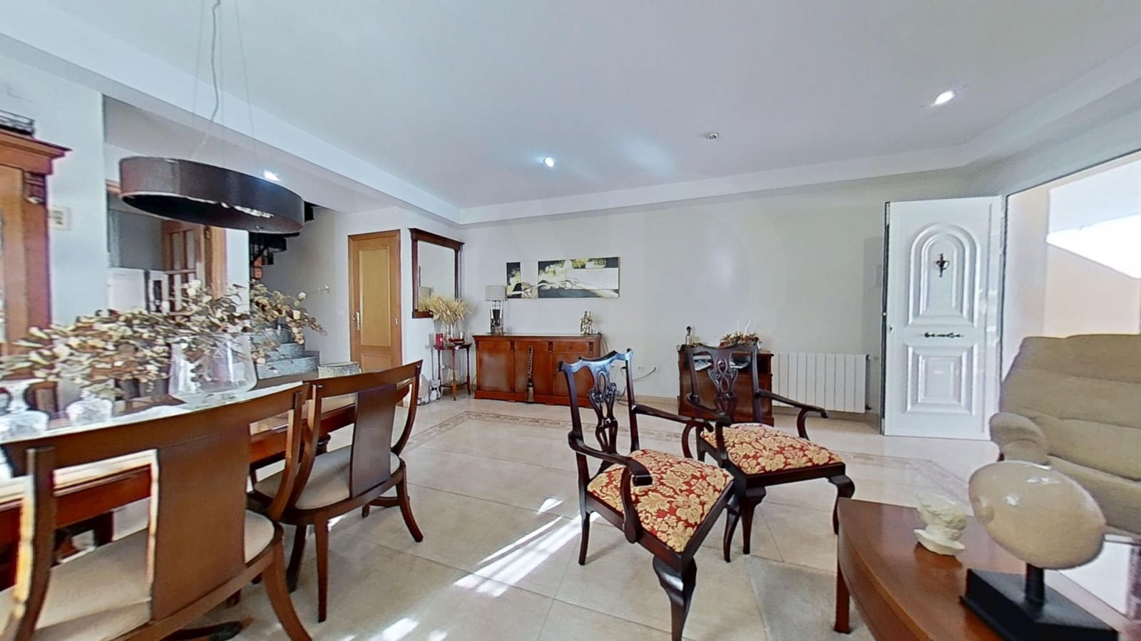 4 bedroom Townhouse for sale in Chilches with pool garage - € 425,000 (Ref: 10099580)