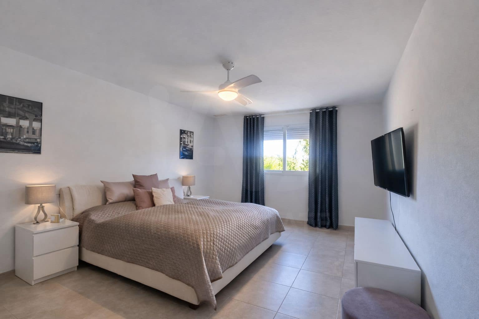5 sypialnia Dom na sprzedaż w Las Bayas z basenem garażem - 649 000 € (Ref: 10099588)