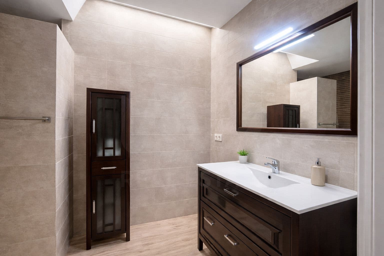 5 sypialnia Dom na sprzedaż w Las Bayas z basenem garażem - 649 000 € (Ref: 10099588)