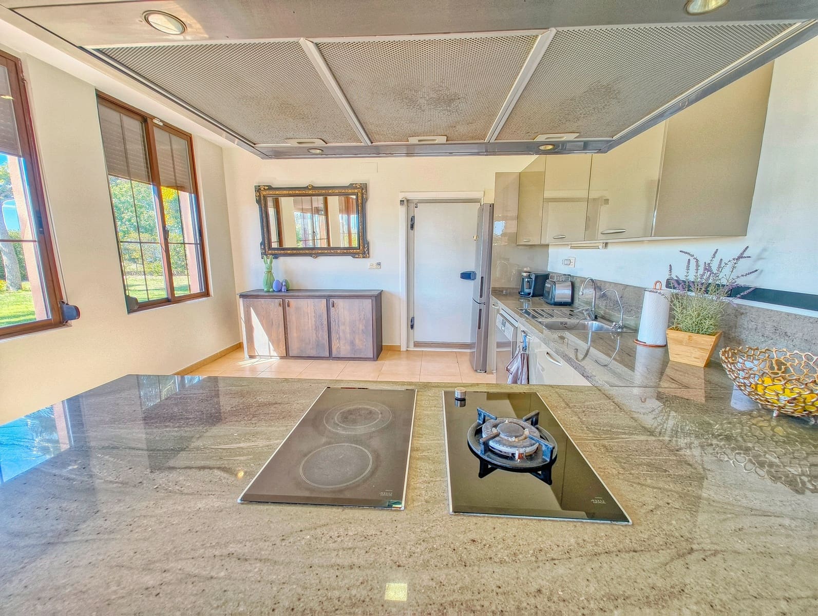 5 sypialnia Dom na sprzedaż w Las Bayas z basenem garażem - 649 000 € (Ref: 10099588)