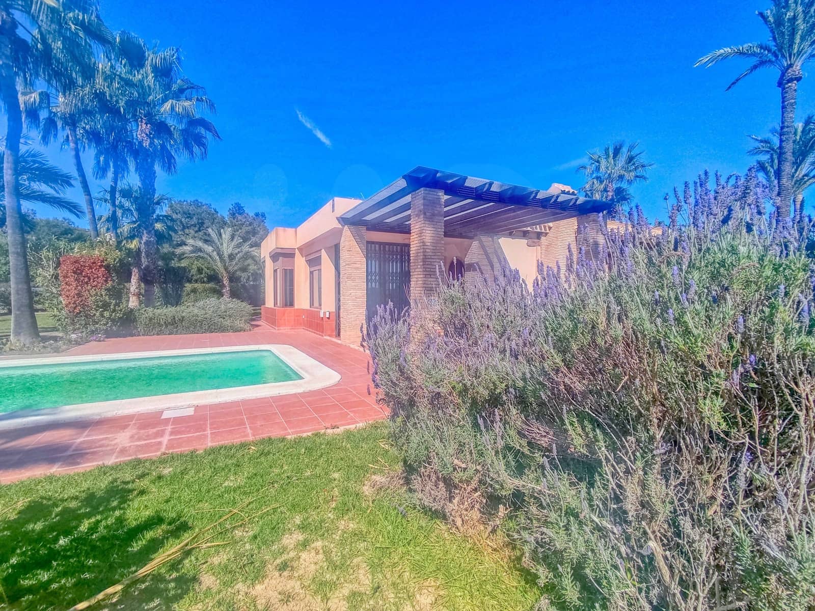 5 sypialnia Dom na sprzedaż w Las Bayas z basenem garażem - 649 000 € (Ref: 10099588)