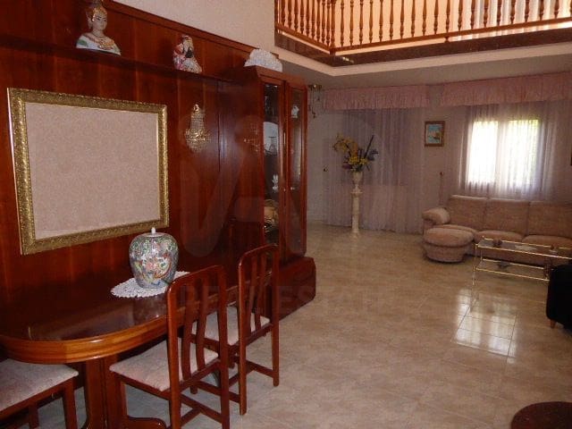 4 chambre Maison de Ville à vendre à Tortosa avec garage - 270 000 € (Ref: 10099590)