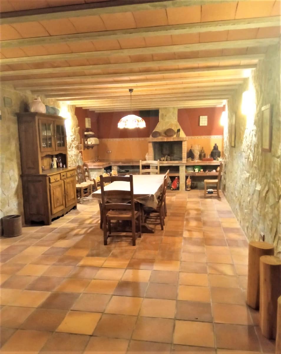 5 soveværelse Byhus til salg i Mora d'Ebre med swimmingpool garage - € 475.000 (Ref: 10099591)