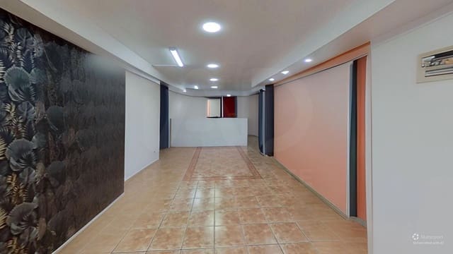 Kommersiell til leie i Alicante by - € 38 000 (Ref: 10099593)