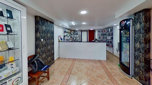 Kommersiell til leie i Alicante by - € 38 000 (Ref: 10099593)