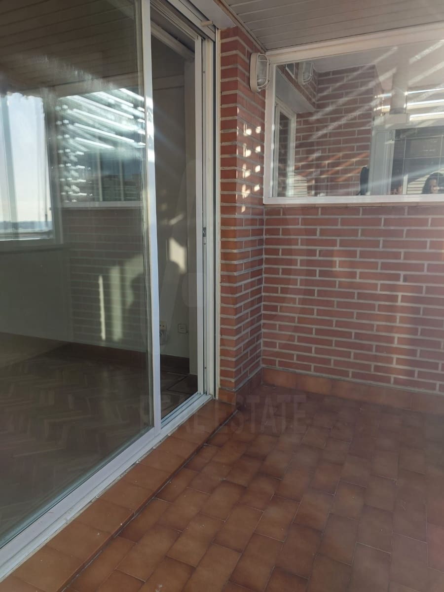 1 slaapkamer Appartement te huur in Madrid stad met garage - € 1.250 (Ref: 10099594)
